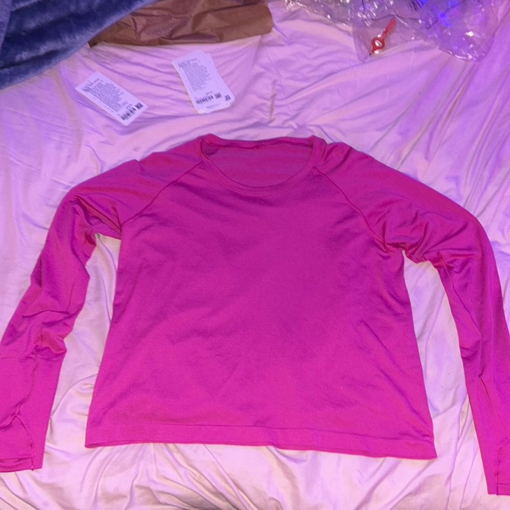 Lululemon Swiftly Tech LS 2.0 Race Length in Sonic Pink